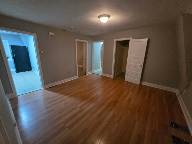 Building Photo - 3413 W 10th St