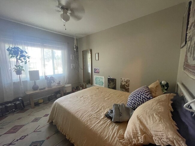 Building Photo - $0 DEPOSIT OPTION. CHARMING 3-BEDROOM HOME WITH LARGE YARD AND EASY ACCESS TO I-25 AND I-225
