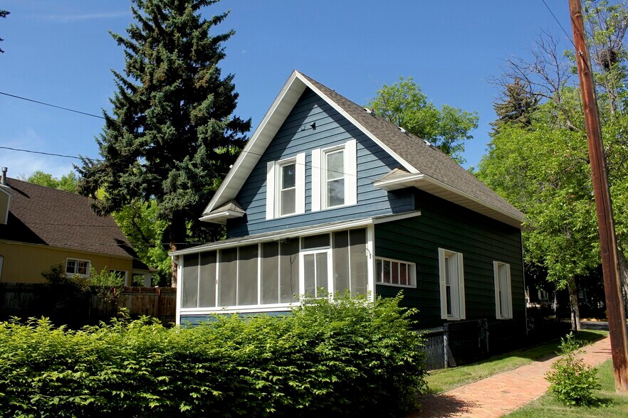 Building Photo - 825 Dearborn Ave
