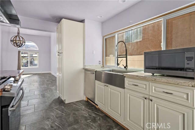 Building Photo - 3327 Deaver Dr