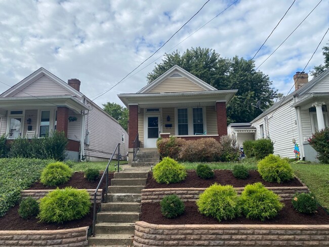 Primary Photo - Adorable 2 bedroom 1 bathroom Germantown S...