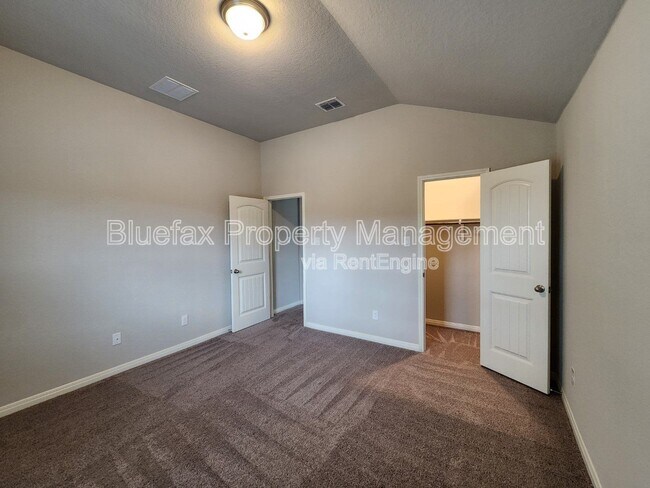 Building Photo - 13840 Tribeca