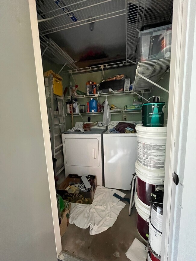 Building Photo - 2206 SW 39 Dr