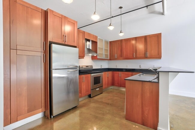 Building Photo - 180 NE 4th Ave