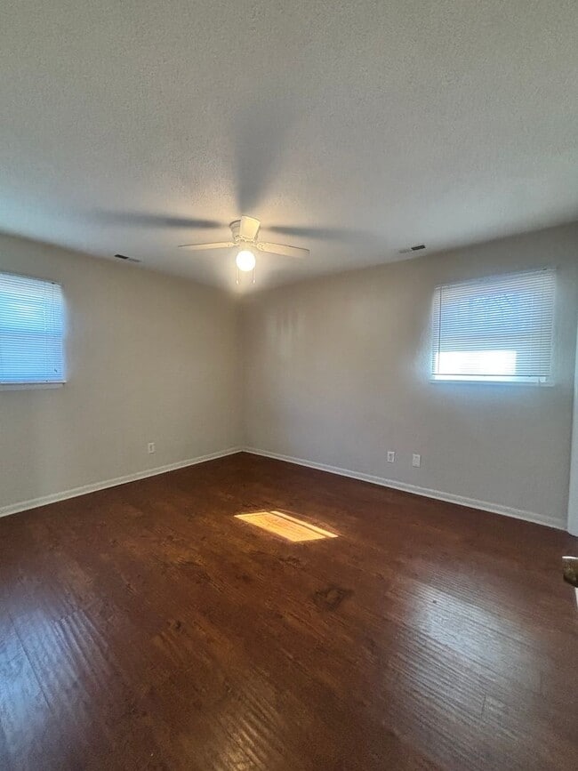 Building Photo - Charming 3br, 1.5 bth Home in Western Branch