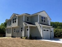 Building Photo - 705 Hilltop Rd