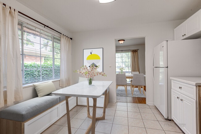 Building Photo - 370 Madison Ave