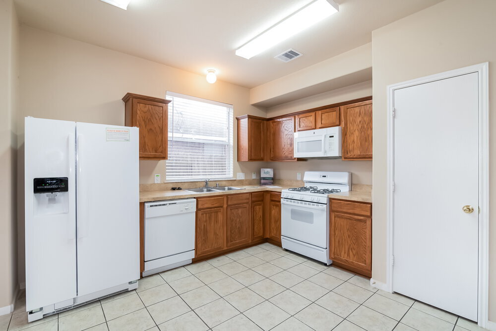 Building Photo - 6831 Silver Shores Ln