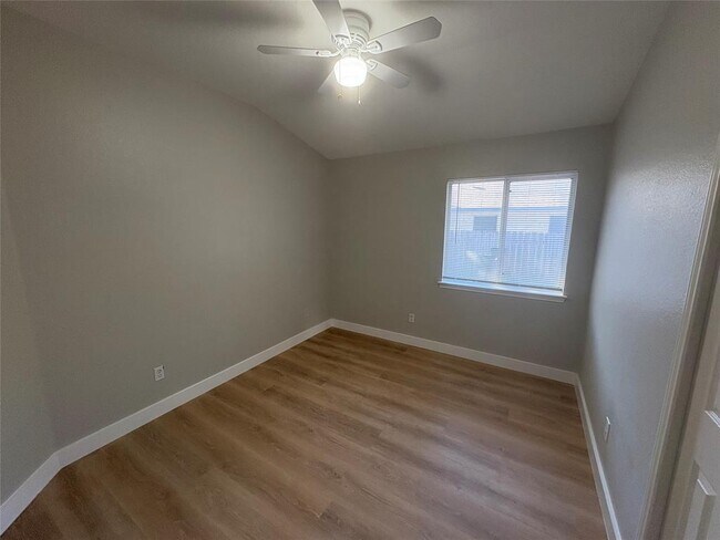Building Photo - 1207 Shaun Dr