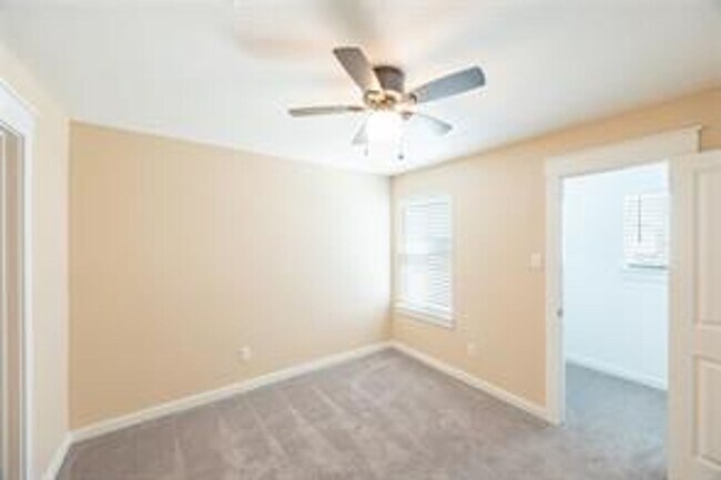 Building Photo - Spacious Condominium