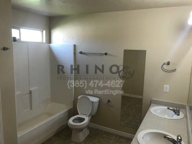 Building Photo - 1919 N Sego Lilly Dr