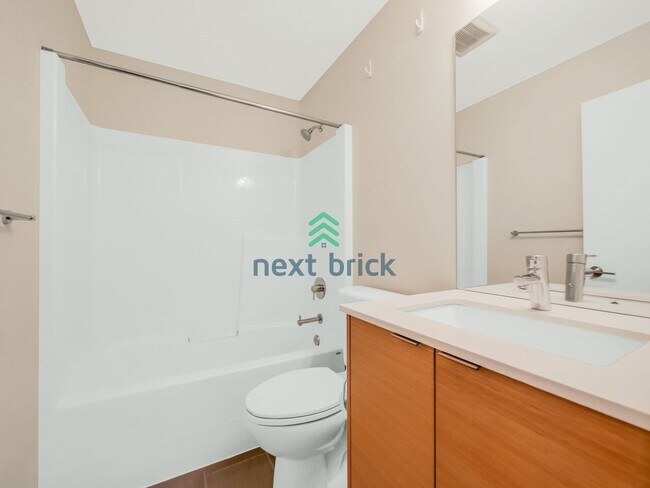 Building Photo - 3 Bed 2.5 Bath Greenwood Home