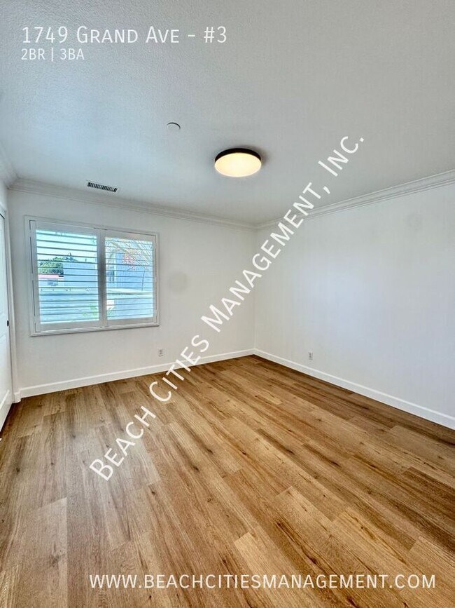 Building Photo - 1749 Grand Ave
