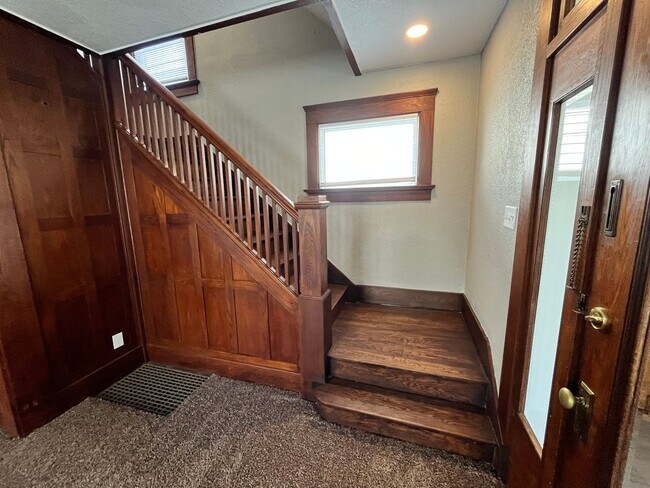 Building Photo - 3320 Broadway- Beautiful Four Bedroom Home!