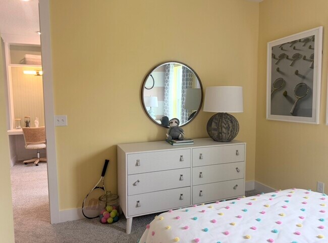 Building Photo - 47 Oak Breeze Dr