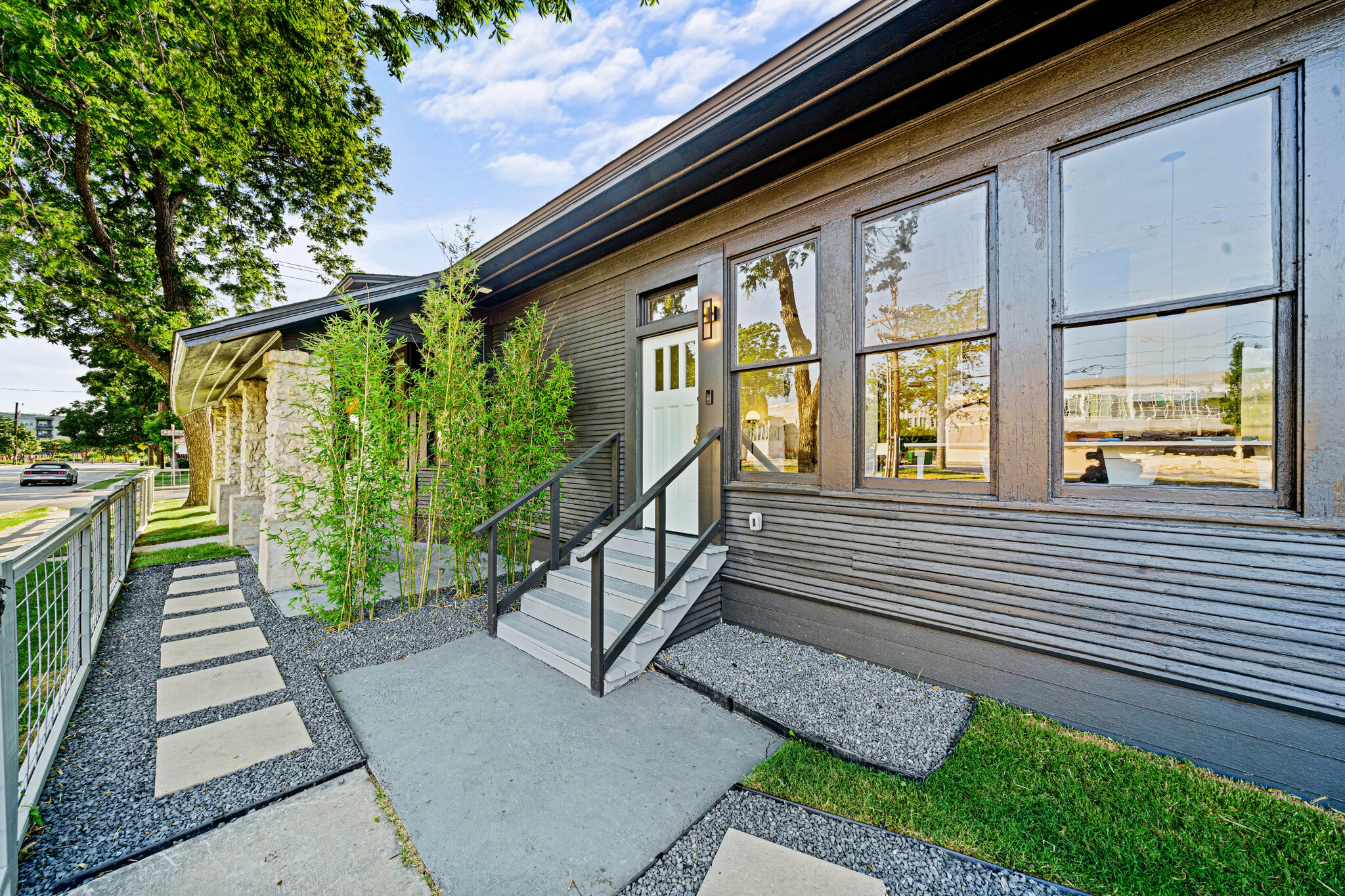 Building Photo - 540 Adams St