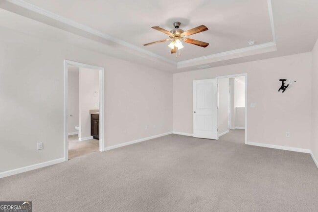 Building Photo - 4488 Ravenwood Dr