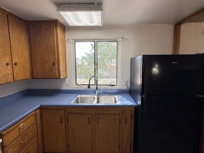 Building Photo - 3213 San Pedro Dr NE