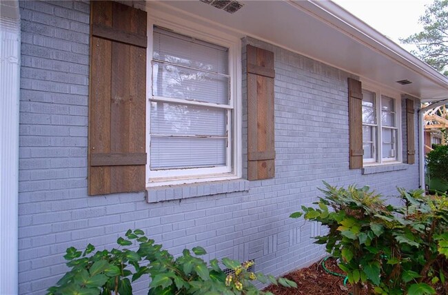 Building Photo - 1977 Dodson Dr SW