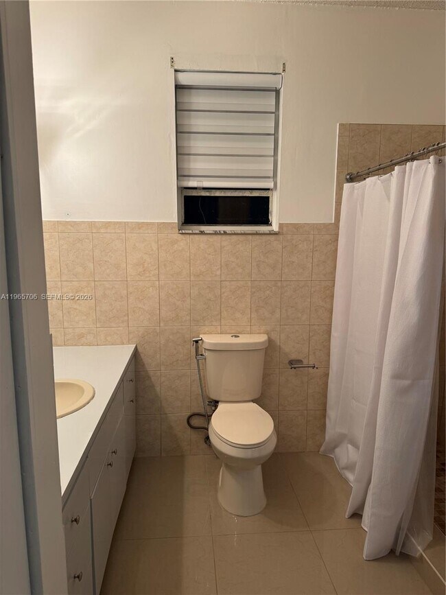 Building Photo - 16200 SW 97th Ave