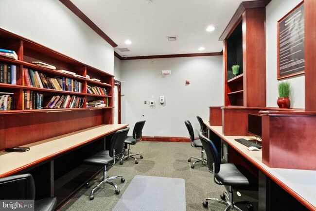 Building Photo - 13363 Connor Dr