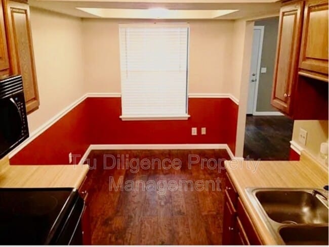 Building Photo - 14327 N Pennsylvania Ave