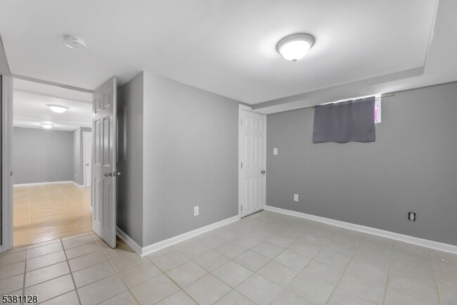 Building Photo - 13-35 4th St