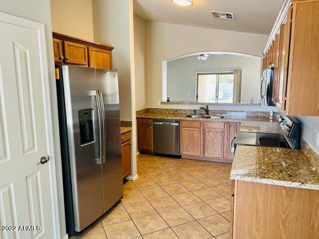 Building Photo - 45588 W Tulip Ln