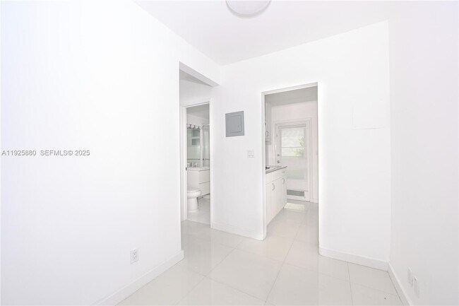 Building Photo - 6944 Byron Ave