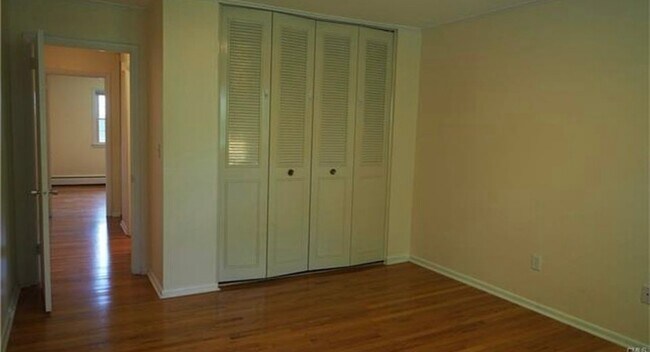 Building Photo - 123 Katona Dr
