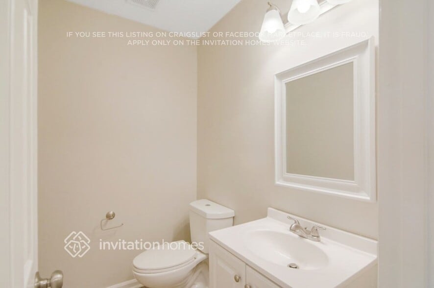 Building Photo - 4921 Silverdene St