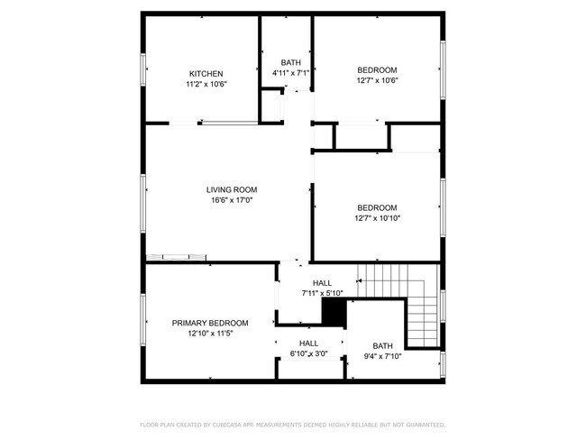 Building Photo - Three bed/Two Bath Upstairs Apartment | Available Now