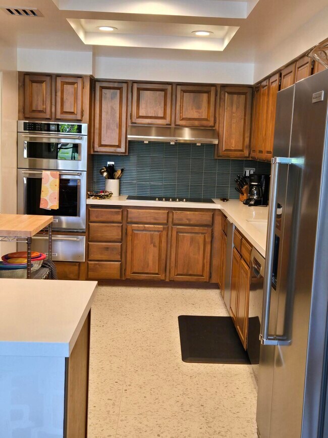 Building Photo - 910 Island Dr