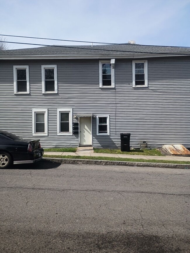 Building Photo - 501 Rowland St