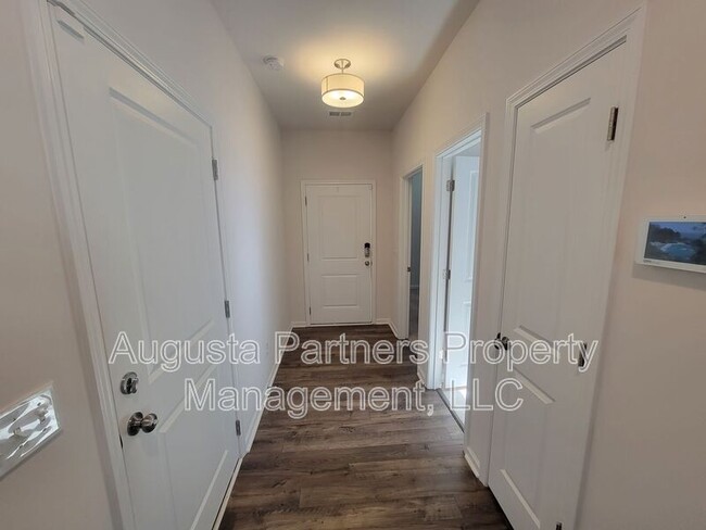 Building Photo - 166 Luxborough Ct