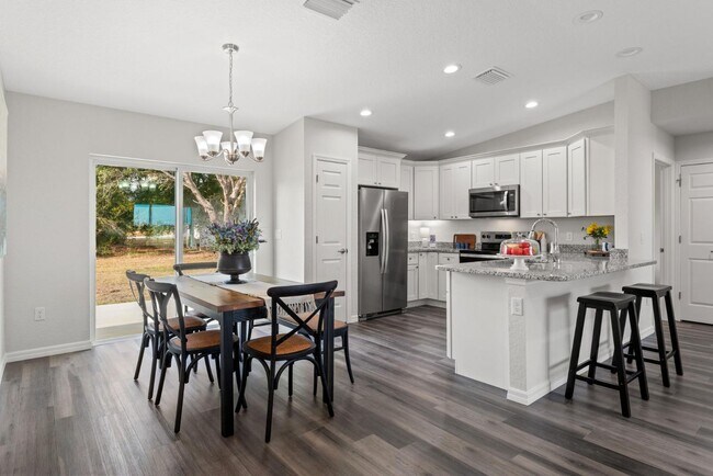 Building Photo - 517 Ivy Dr