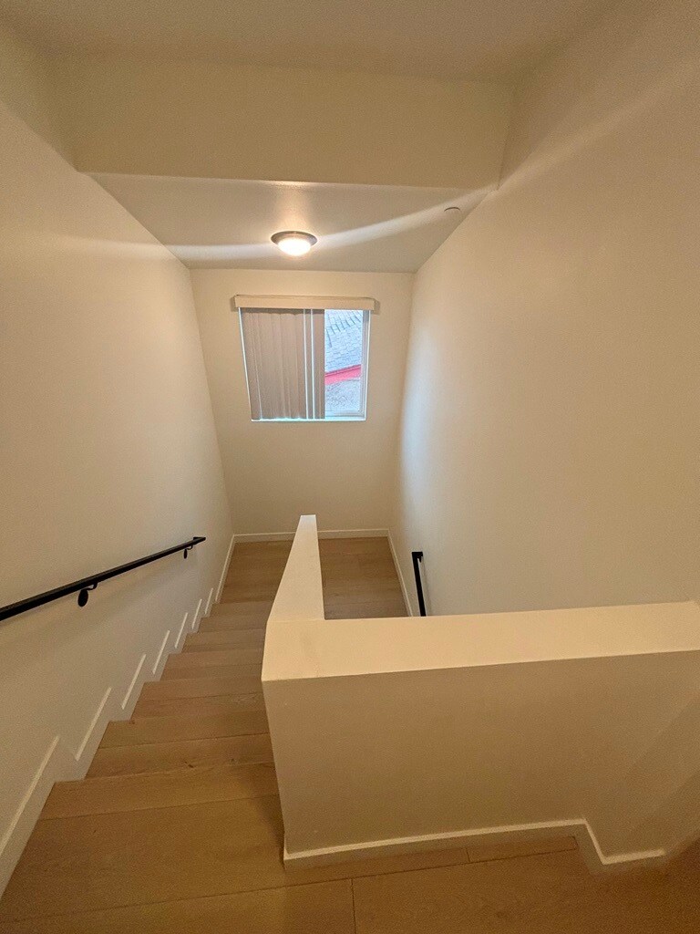 Building Photo - 438 W 71st St