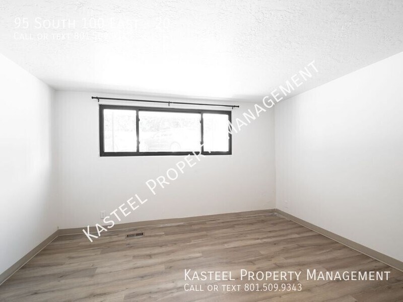 Building Photo - 95 S 100 E