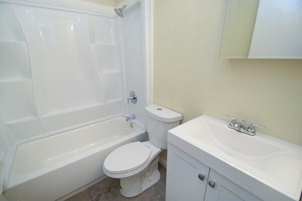 Building Photo - 23 Erick Rd