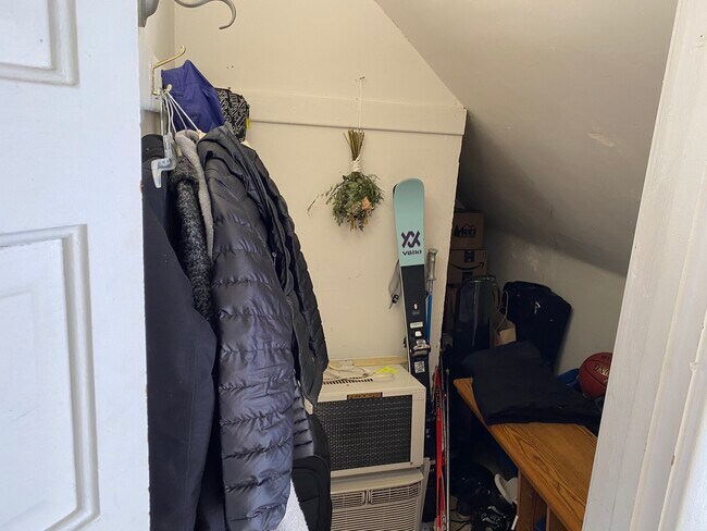 Building Photo - 2504 Girard Avenue South