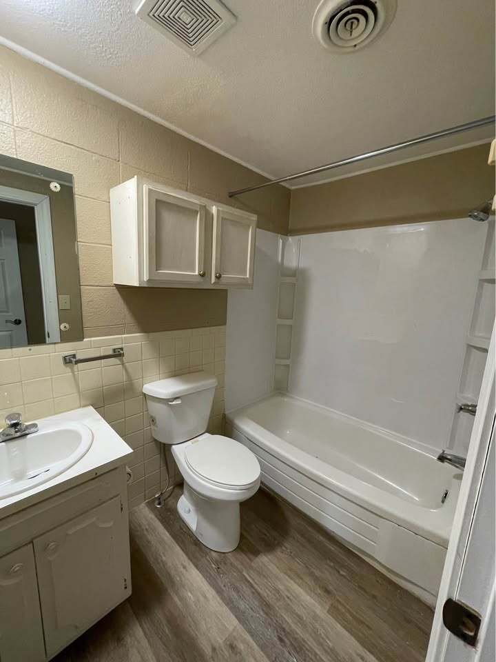 Building Photo - 136 Kimberling City Ctr Ln