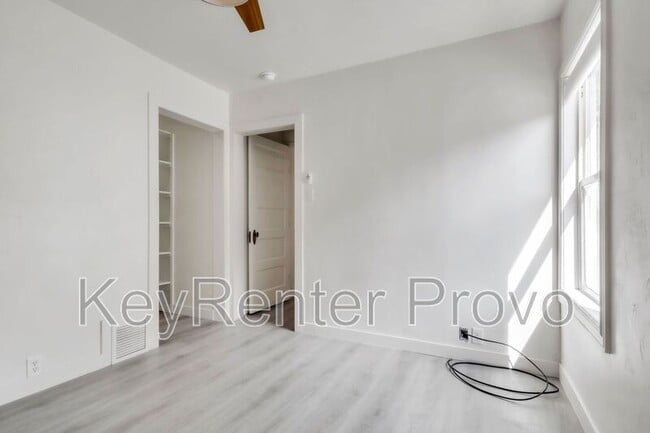 Building Photo - 494 N Emery Ave
