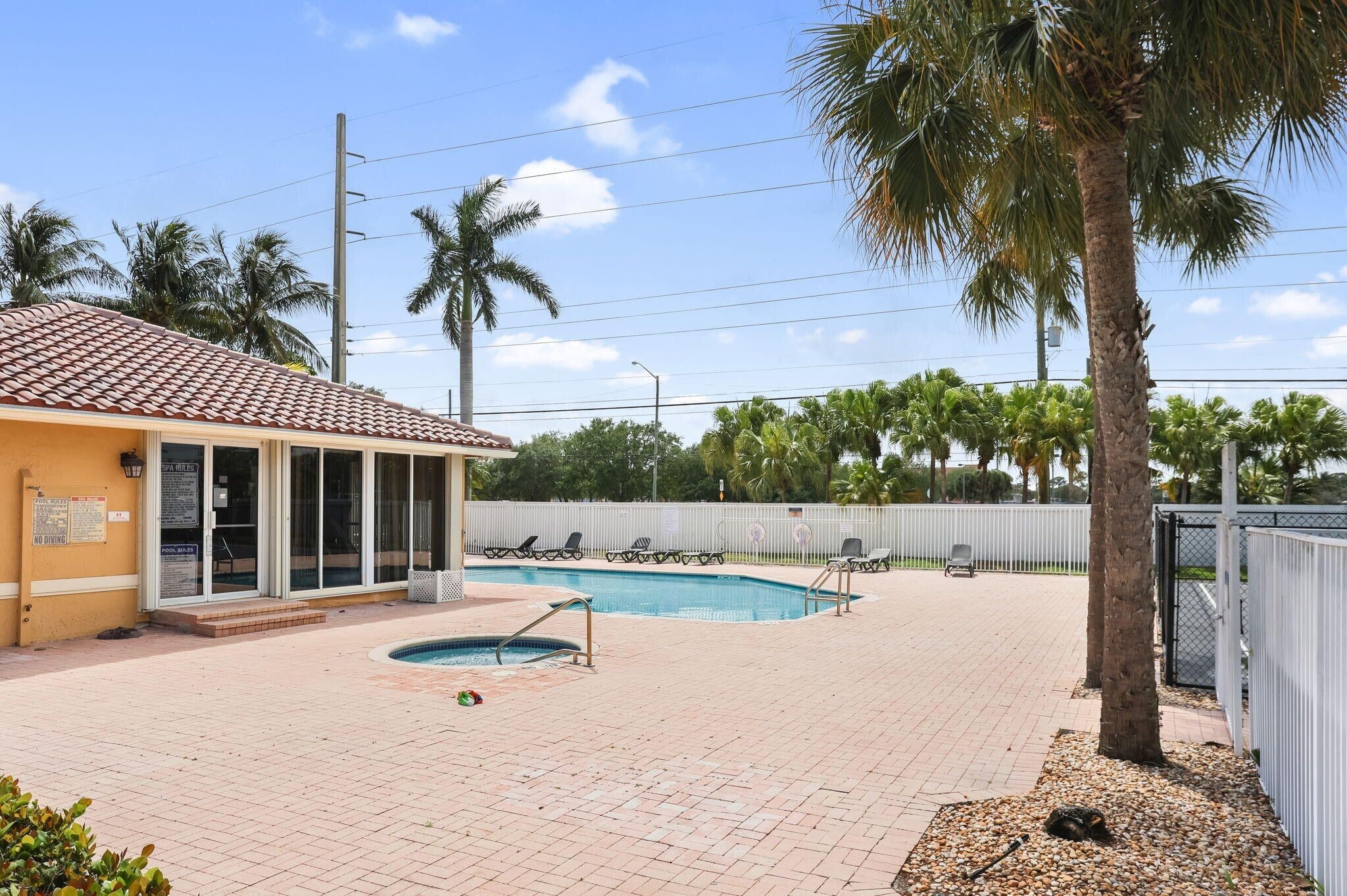 Building Photo - 7607 Colony Lake Dr