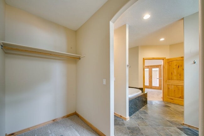 Building Photo - North End One Bedroom - Near Whitewater Pa...
