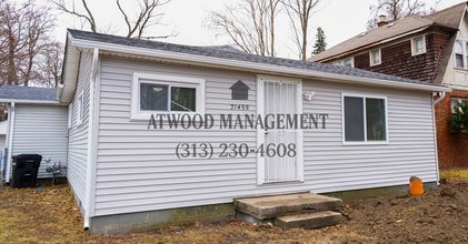 Building Photo - Fully Renovated 2-Bedroom Home – Move-In Ready for You!