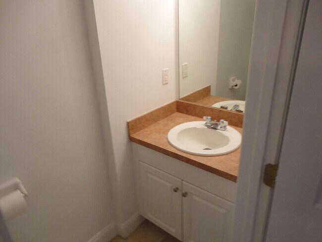 Building Photo - 2636 SW 35th Pl