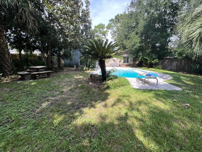 Building Photo - Pensacola - Mallory Heights - 3 Bedroom, 2...