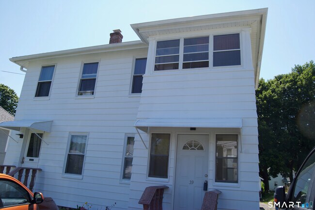 Building Photo - 37 Putnam St