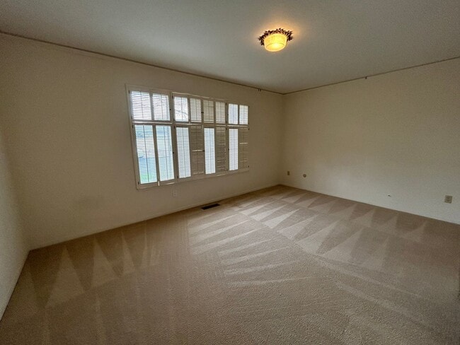 Building Photo - Charming 3bd/2ba Golf Course in Oakmont!
