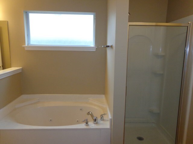 Building Photo - 5767 Kuykendall Dr
